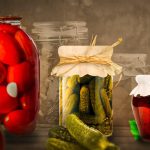 Kuinka monta vuotta voit säilyttää säilykkeitä: Lääkäri kertoi, milloin ja